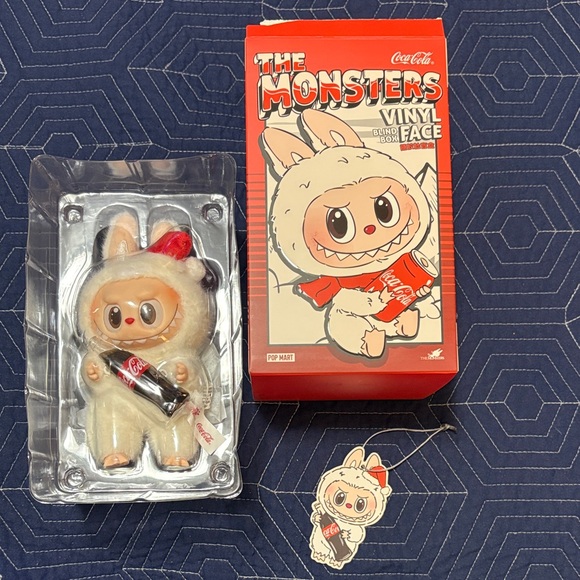 POP MART Coca Cola The Monsters Vinyl plush pendant - Picture 3 of 8